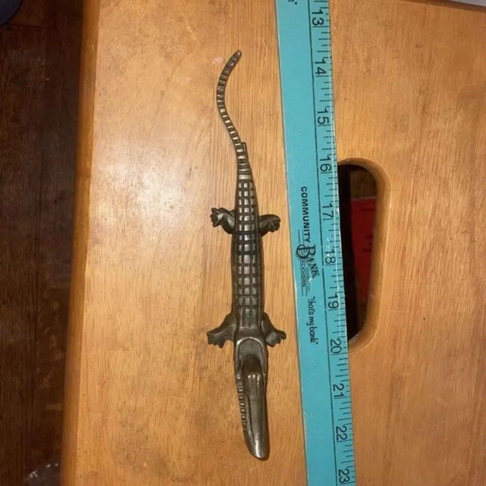 Vintage Brass Alligator Crocodile Nut Cracker Metal Figurine Nutcracker‎